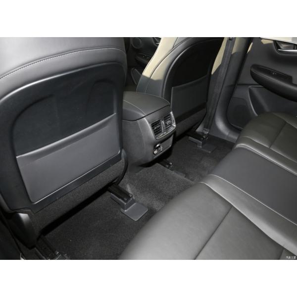 215 Km/H Top Speed Sedan Qx50 2.0t 2WD Fashion Gasoline Car with Advanced Technology