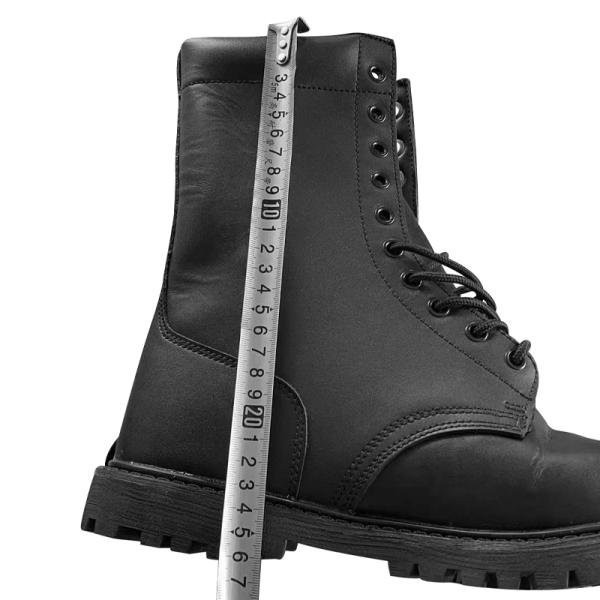 Мужские противомасляные черные кожаные ботинки делают работу на открытом воздухе более комфортной