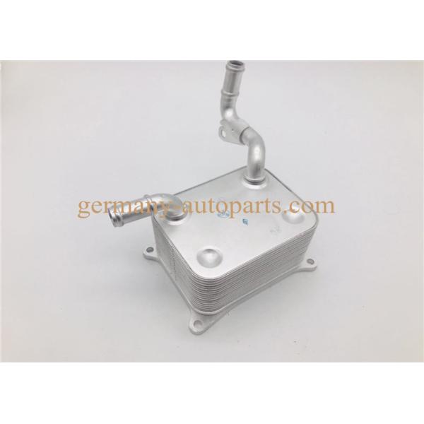 Vehicle Engine Oil Cooler Parts For Audi Q7 A8 A6 A5 A4 VW Touareg 4.2FSI 079 117 015A / P