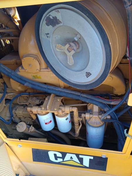 Refurbished Crawler Bulldozer CAT D6 5,2-8,5m3 Capacidade da lâmina 415L Capacidade do combustível
