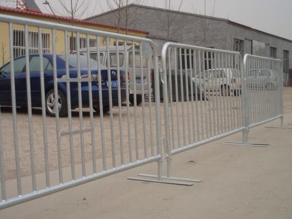 Welding / Punched Cross Feet / Bridge Feet Crowd Control Barriers 1100mm*2200mm