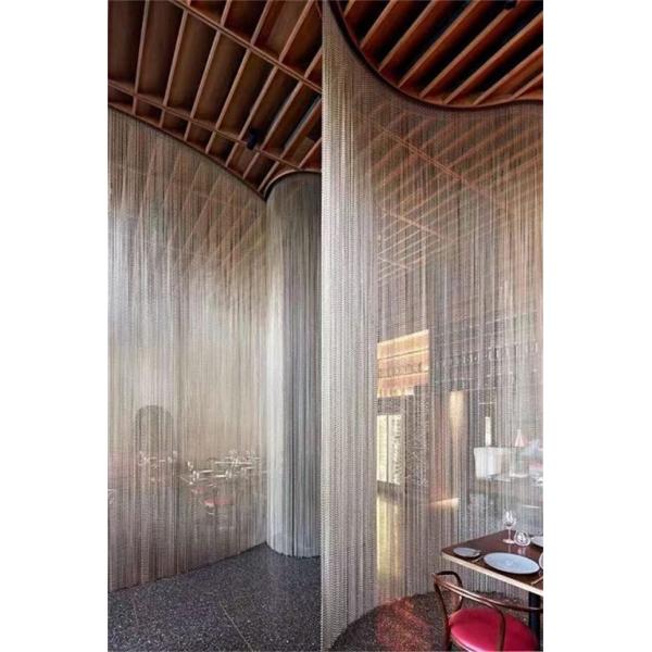 Декоративные черные металлические цепные ссылки занавески летящий экран Внешний