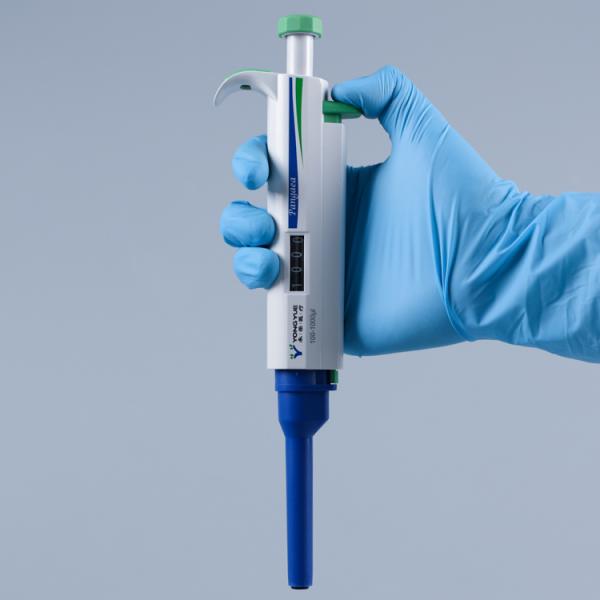 100-1000ul Hand Controlled Single Channel Lab Pipettes For Liquid Transfer контролируемая рукой лаборатория одиночного канала 100-1000ul капает из пипетки для жидкостной передачи
