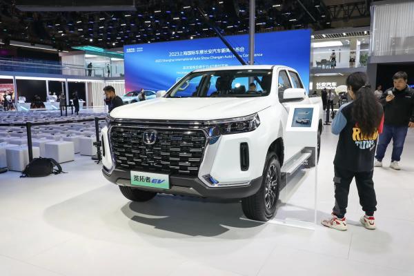 Changan Lantuozhe Mini Pickup EV The 405KM Ride-On Electrical EV for Energy Vehicles