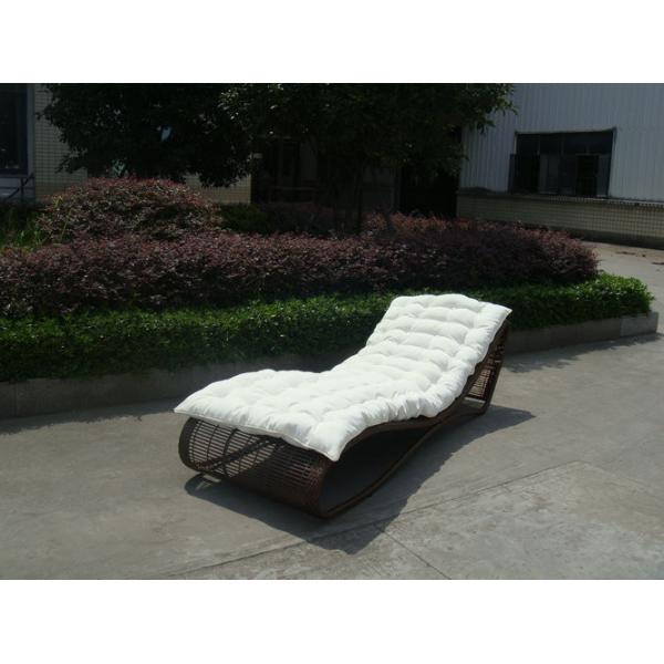 Outdoor Garden Rattan Sun Lounger , Comfortable Lounge Chair