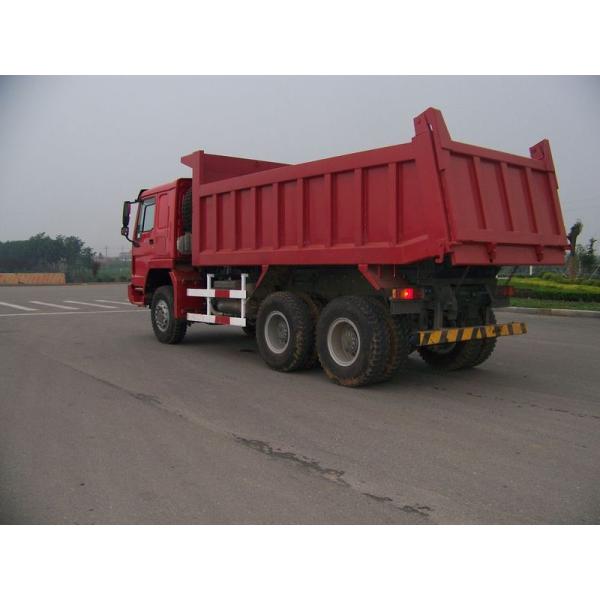 Red Dump Tipper Truck With Payload Ventral Lifting 3 Seats And Sleeper