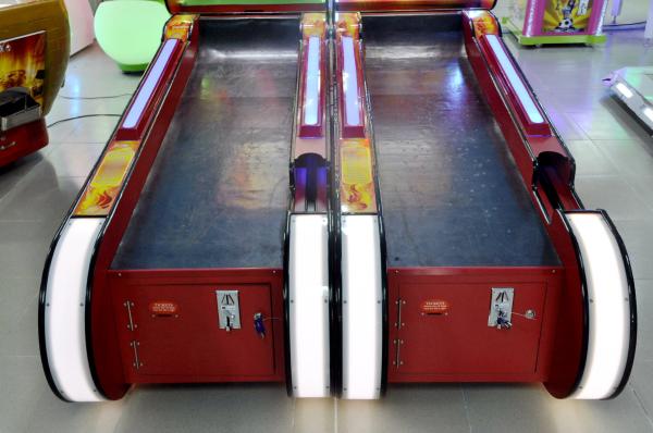 Skee Ball Classic Arcade Alley and Entertainment game machine, old school bowling arcade game machine