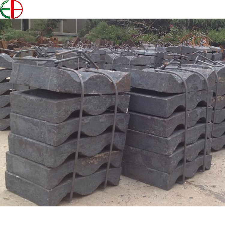 Cr-Mo Alloy Casting Mill Liners for SAG Mill Sand Cast Process EB Brand Customizable Dimensions HRC50 Hardness ISO 9001:2018