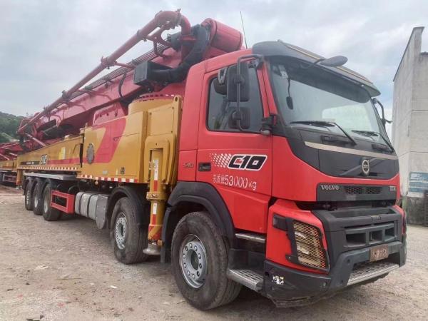 1400 mm Hauteur d'alimentation 62m Volvo Chassis Pompes montées sur camion pour équipement de construction