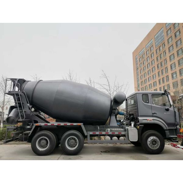 China Hino Sinotruck Shacman Sanyi Schwing Chassis 6m3 8m3 9m3 10m3 12m3 16m3 HOWO Cement Small Concrete Mixer Truck