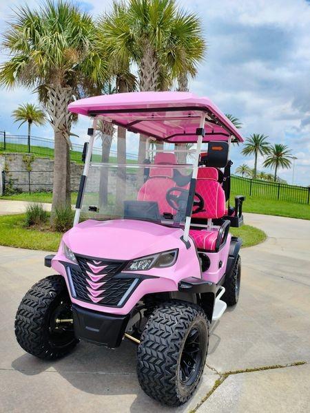 Voiture de golf électrique rose de luxe 2 + 2 places avec haute puissance 14 pouces pneus tout-terrain batterie au lithium
