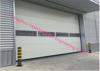 Porta deslizante industrial de formação de espuma de painel de sanduíche do EPS das portas da garagem do punho automático do plutônio para a oficina