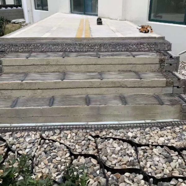 Composite Steel Plastic Geo Grid Mesh Heavy Load Embossed Geo Grid For Gravel