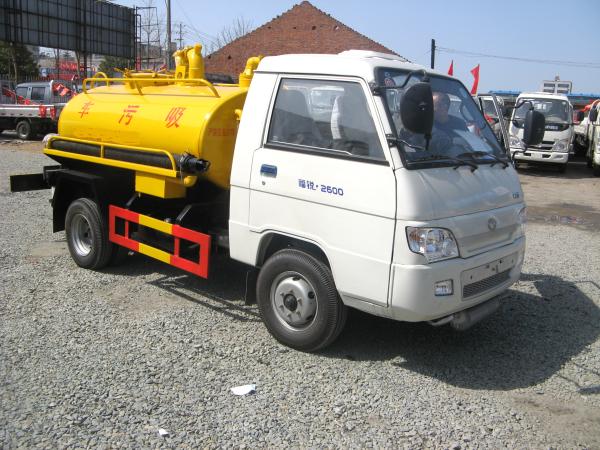 4x2 Vacuum Sewage Suction Trucks with Vacuum Pump 4cbm 4000L Sewel Jetting