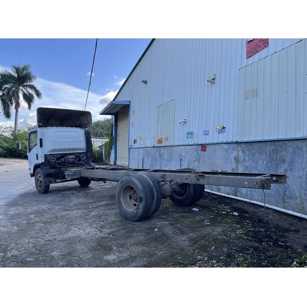 Caminhões usados de gama média Isuzu 4X2 Drive Diesel Caminhão comercial de segunda mão