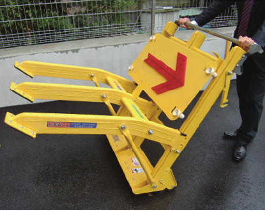 Lightweight Aluminum Portable Vehicle Barricades with Foldable Design for Short-Distance Braking in Road Safety