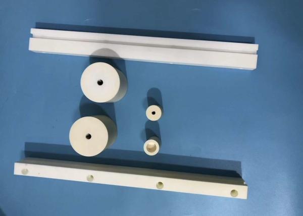 Aluminum Oxide Ceramic with Insulation Resistance 1012 Ω·cm Flexural Strength 400 MPa