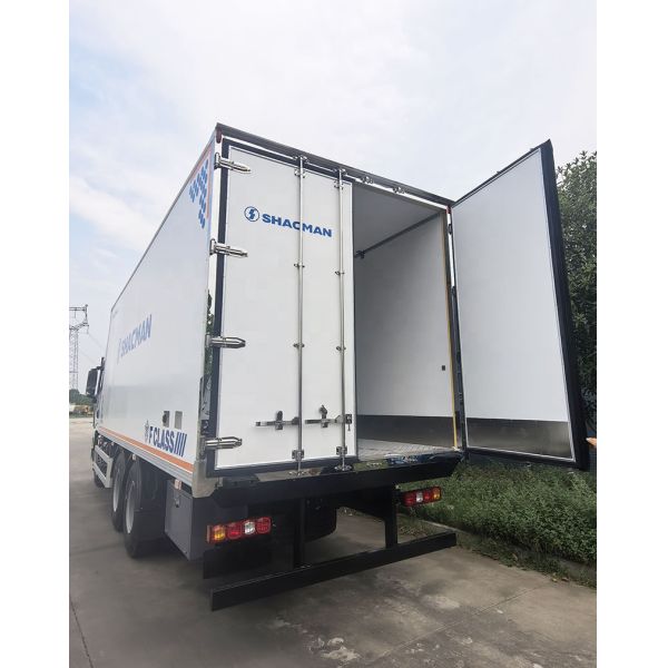 Shacman L3000 Diesel Fuel Reefer Cargo Van Manual Transmission Refrigerator Truck