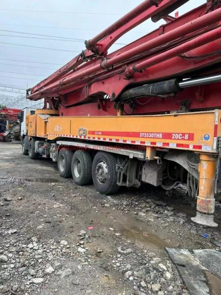 Pompe à béton type cylindre 2013 San Y 62m sur Benz 10*4 camion parfait état d'origine