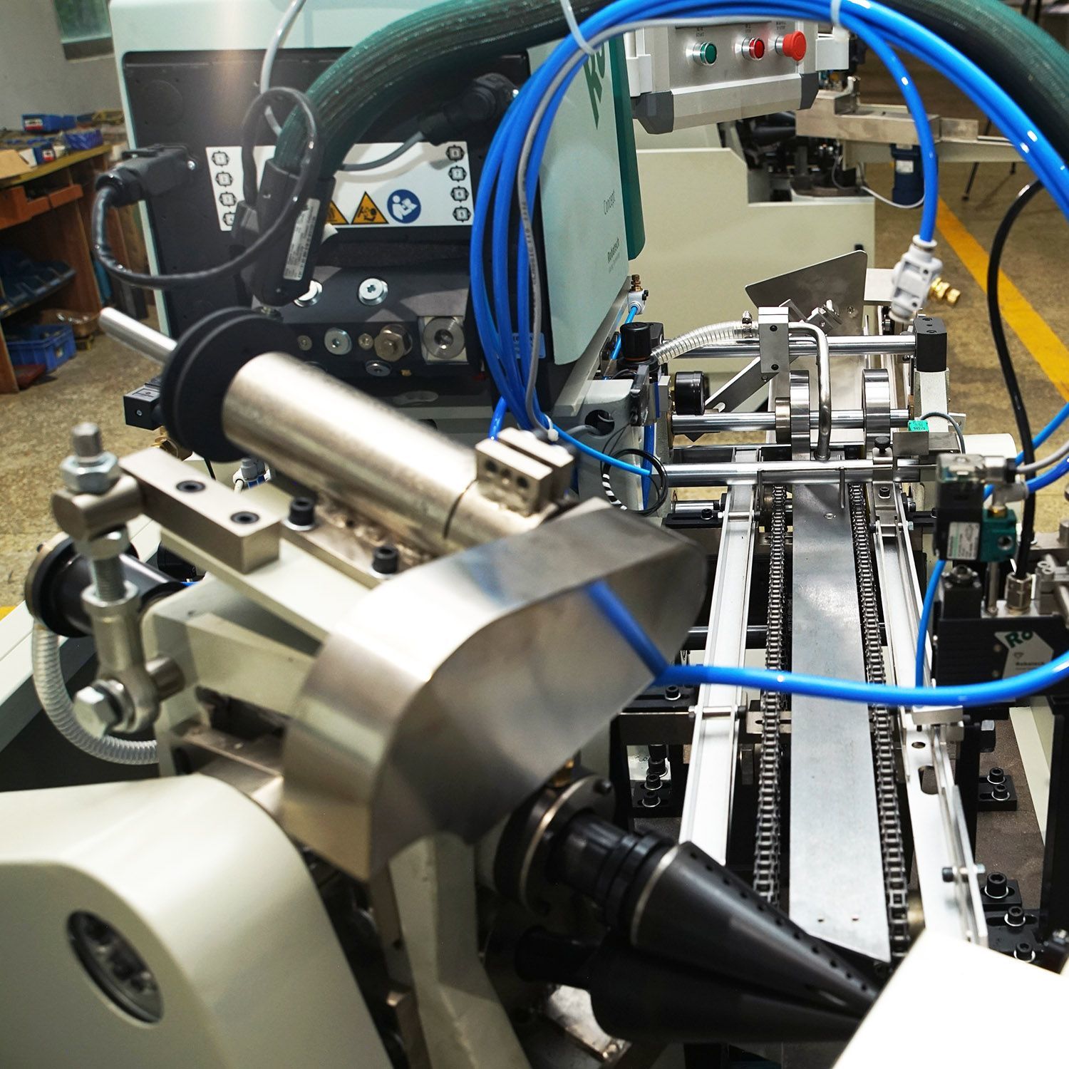 DYK6-B Ice Cream Paper Cone Sleeve Machine with 250 pcs/min Output and Mechanical Chain Drive for 60-150 gsm Materials