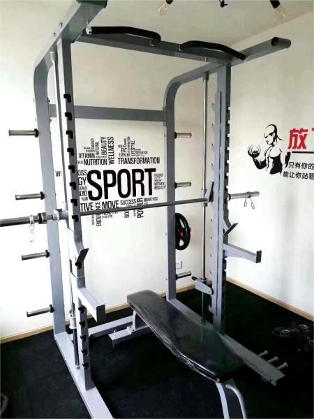 Commercial Fitness Formation de la force de la puissance de la machine de presse de banc d'acier Half Squat Rack Mutli Station de fonctionnement