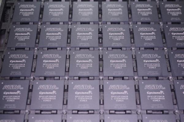 Al-tera Epm570f100i5n Electronic Components Integrated Circuit Audio Amplifier New Paduk Microcontroller ic chips EPM570F100I5N