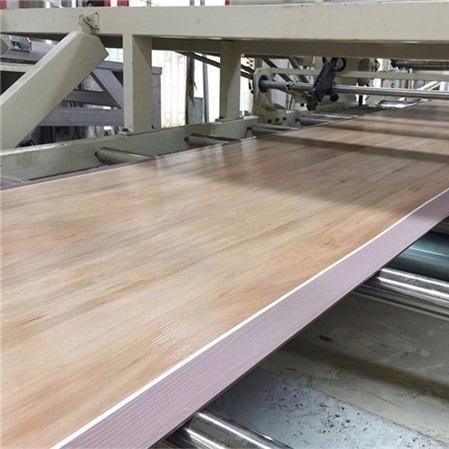 Suelos de madera dura de ingeniería SPC de 10 mm diseñados para requisitos del cliente y interiores