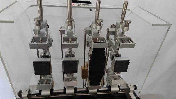 ASTM D3597 Fabric Wyzenbeek Abrasion Tester Used For Automotive Decoration