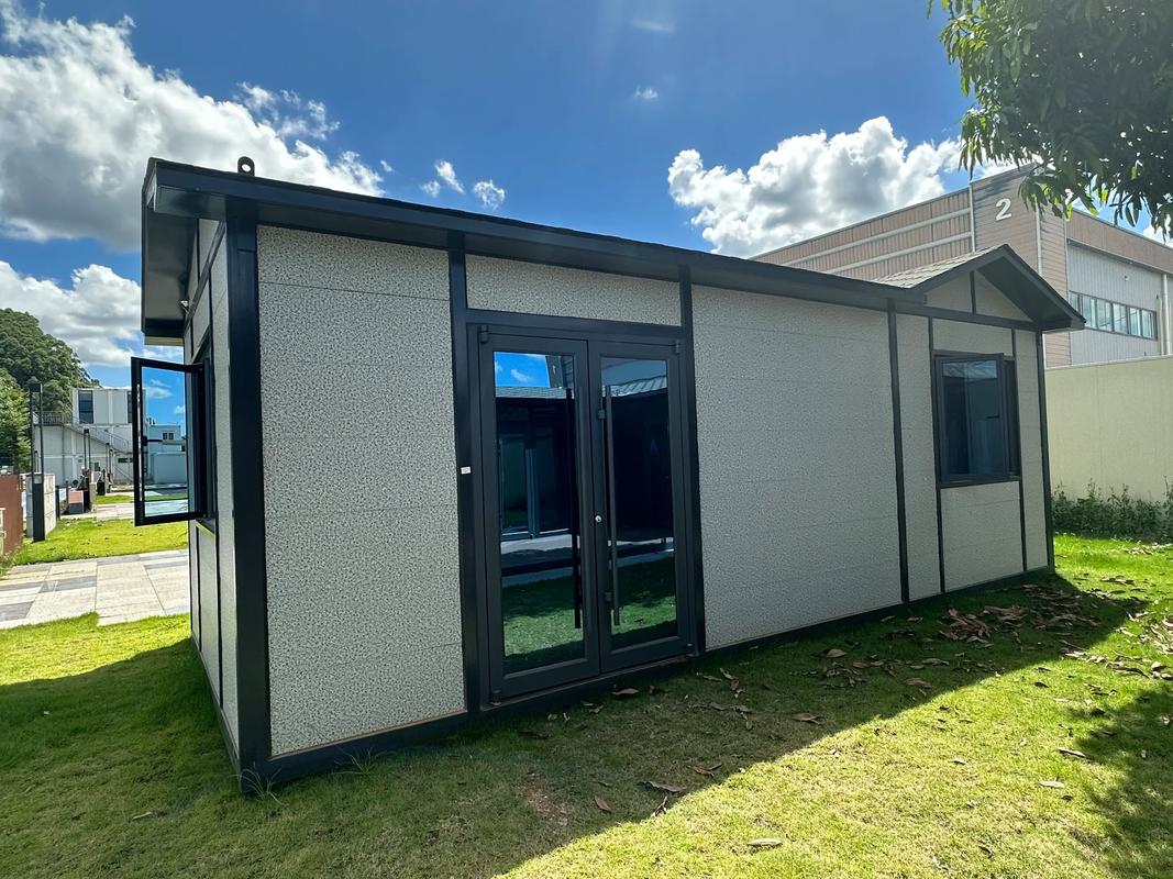 Customised Prefabricated Mobile Office Steel Container Room for Outdoor Flat Pack Container Sandwich Panel for House