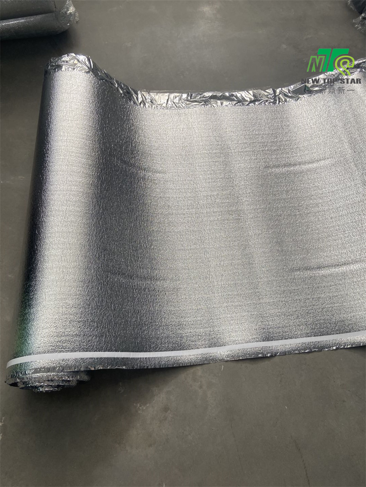 100 кв. FT слоистый пол положил 3 в основу в 1 пенится Underlayment с серебряным барьером пара