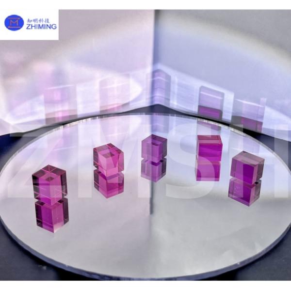 Piedra preciosa de laboratorio de color rosa de Sakura Material de zafiro de color crudo Alta transparencia