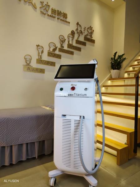 Diode Laser Hair Removal Machine Integrated Precombustion Power Supply 1600W Handle Power
