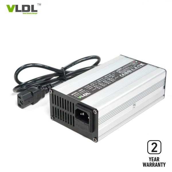 Lightweight Smart Battery Charger For Lithium Ion Battery 12V 8A Euro Input Plug Max 14V Or 14.6V