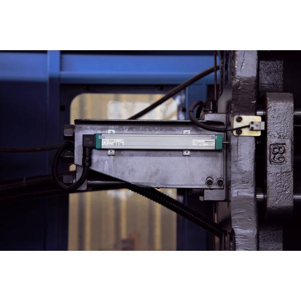 Крышка бутылки отливая пластиковую керамическую машину в форму инжекционного метода литья