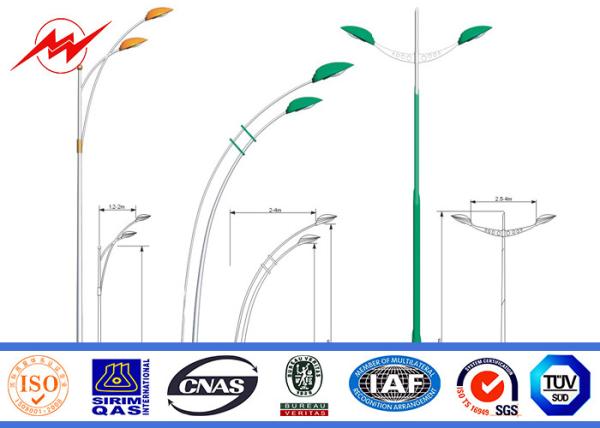 Peignant 2.75mm 12m Polonais en acier galvanisé double par bras pour l'éclairage routier