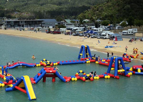 Parque inflável surpreendente para o lago, parque enorme da água da água inflável com PVC de 0.9mm