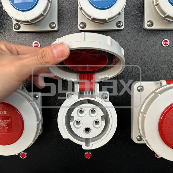 Syntax MD5 IP67 Waterproof 500A Three Phase HDPE Portable Power Distribution Box on Wheels with Powerlocks 500A for FIFA Sporting Events In Qatar