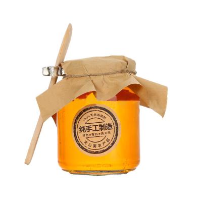 frascos de colocação em latas do vidro 250ml pequeno, frascos de vidro reciclados com colher de madeira