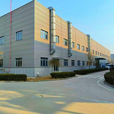 Fabricación de estructuras de acero de precisión para edificios industriales