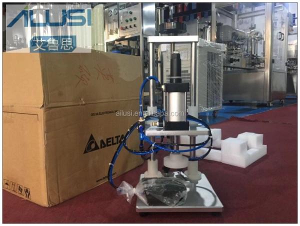 Perfume a imprensa semi automática operada inteiramente pneumática Machi do colar da garrafa de vidro do pulverizador da imprensa do colar do perfume da mão da indústria