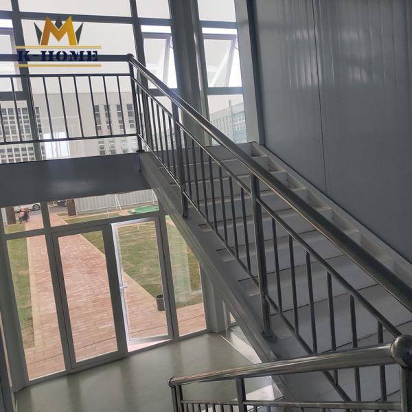 O escritório portátil pré-fabricado 3*6*2.8m da construção montou