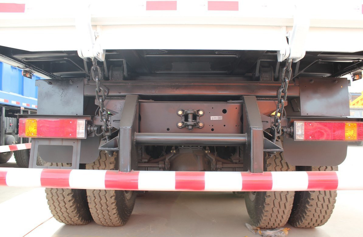 Доставка грузовика 8*4 Shacman Tipper M3000 грузоподъемностью 30 тонн
