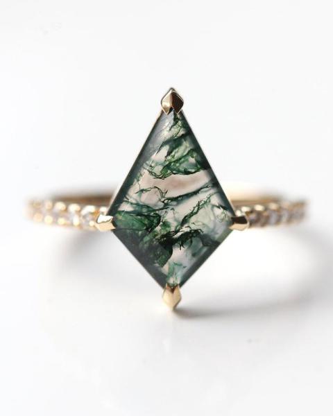 Moss Agate Modern Prism Shape Engagement Ring Set For Women In Gold