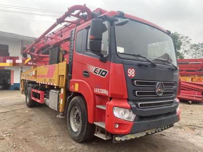 Un camion à pompe à béton de 39 mètres en excellent état.