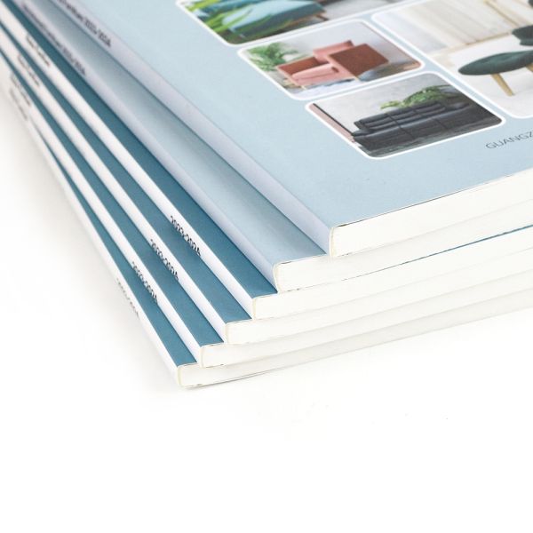 Art Paper Catalog Magazine Printing UV Coating Perfect Bound Catalog Printing