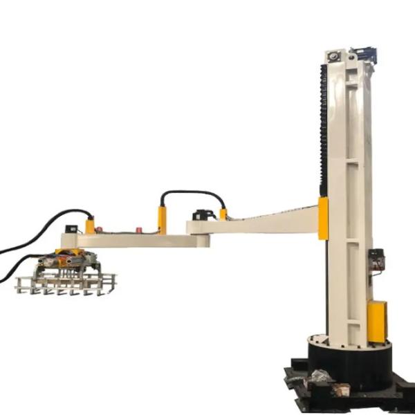 Small Robot Palletisers Column Type  Single Column Robot Palletizer Arm Low Level For Carton Box