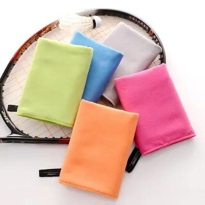Touche de plage de sport en microfibre sans sable avec logo d'impression