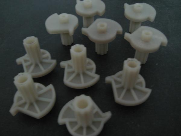 Glass Fiber Low Cost Plastic Injection Molding Nylon Material Gear & Motor Cam