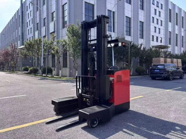 リチウムBアトリ 51.2V 400AH 四方向リッチフォークリフト トラック ステーカー 負荷容量 2000 kg 2 トン