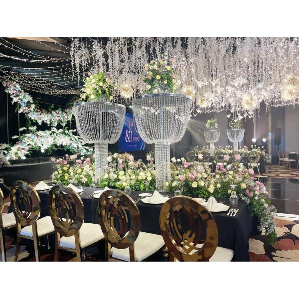 Золотая бриллиантовая салфетка и кольцо на свадебный стол